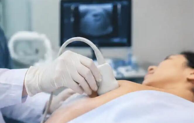 乳腺癌前期筛查查什么？医生提醒：这5个项目别漏掉，第3个很多人没做过