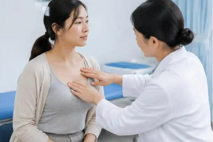 乳腺癌高危人群别等摸到肿块才后悔？这4类女性要警惕，第2类最容易忽视
